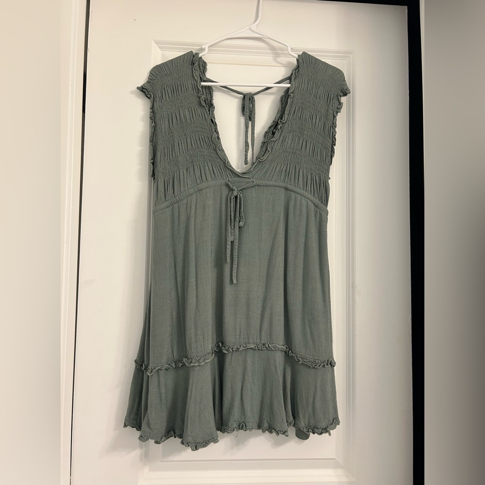 Versona XS Sage Green Short Ruffled Dress